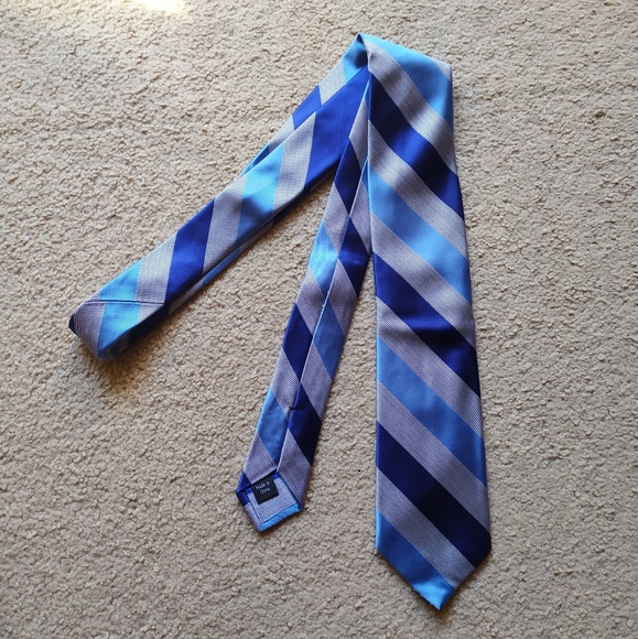EUC Michael Kors Silk Tie